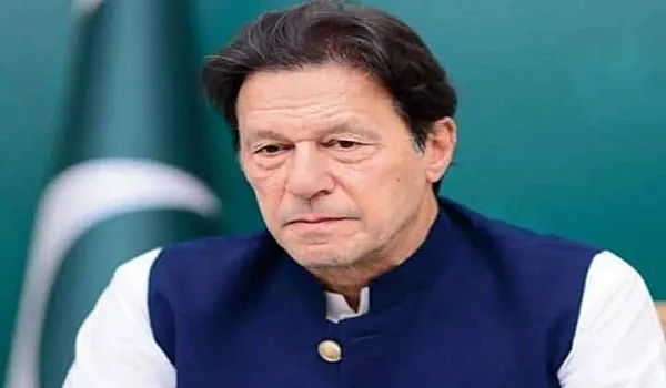 पाकिस्तान के निर्वाचन आयोग ने पूर्व प्रधानमंत्री इमरान खान को अयोग्य करार दिया